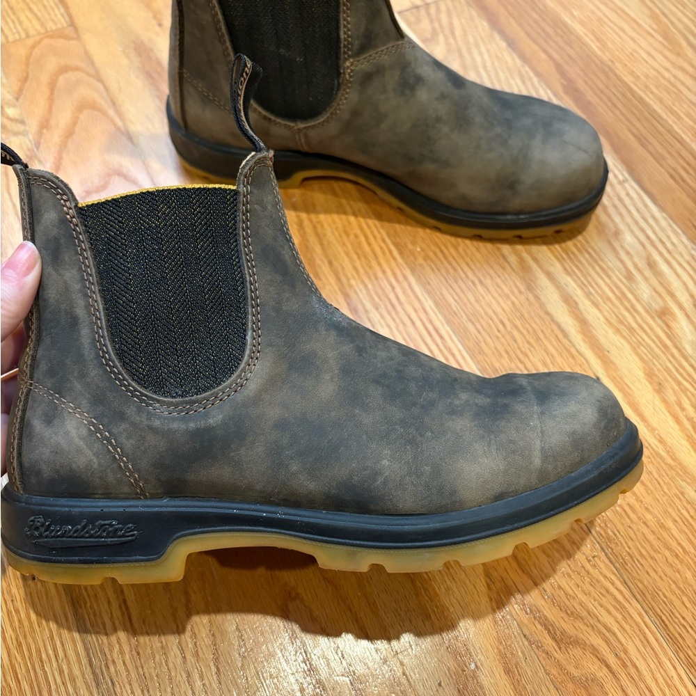 Women’s Blundstone Boots size 9